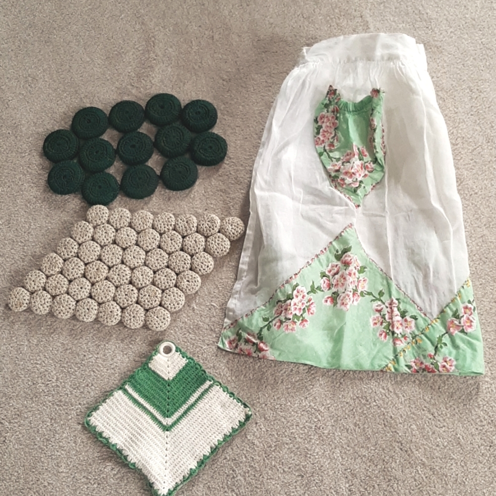 Lot of Charming Vtg. Kitchen Items